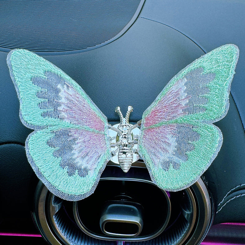 Tuoksuklipsi Perhonen Autoon – Eleganssia ja Raikkautta Kyytiin 